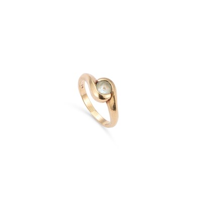 Lot 758 - A 9 CARAT GOLD AQUAMARINE RING