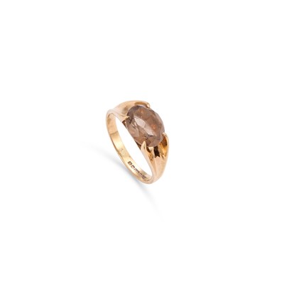 Lot 805 - A 9 CARAT GOLD SMOKY QUARTZ RING