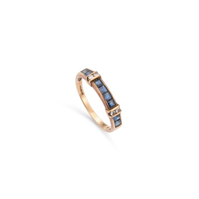 Lot 824 - A 9 CARAT GOLD SAPPHIRE AND DIAMOND RING