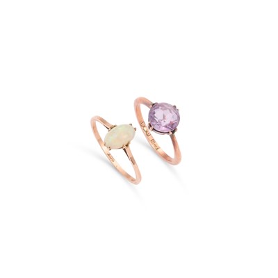 Lot 789 - TWO SOLITAIRE GEM-SET RINGS