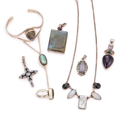 Lot 753 - A GROUP OF SILVER GEM-SET JEWELLERY