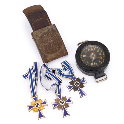 Lot 10 - A GROUP OF SECOND WORLD WAR GERMAN MILITARIA