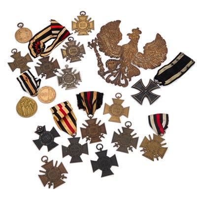Lot 12 - A COLLECTION OF FIRST WORLD WAR GERMAN MILITARIA