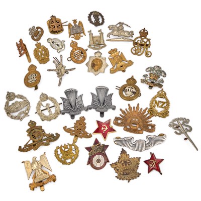 Lot 9 - A COLLECTION OF MILITARY CAP BADGES