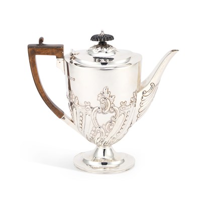 Lot 307 - AN EDWARDIAN SILVER COFFEE POT