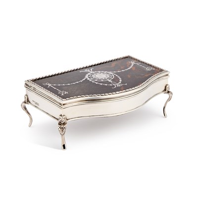 Lot 309 - A GEORGE V SILVER AND TORTOISESHELL JEWELLERY BOX