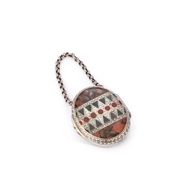 Lot 439 - A VICTORIAN SCOTTISH HARDSTONE LOCKET VINAIGRETTE