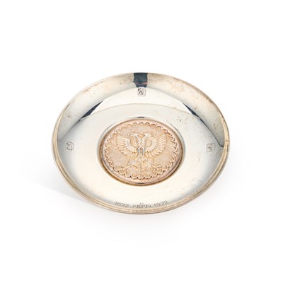 Lot 340 - AN ELIZABETH II BRITANNIA SILVER COMMEMORATIVE DISH
