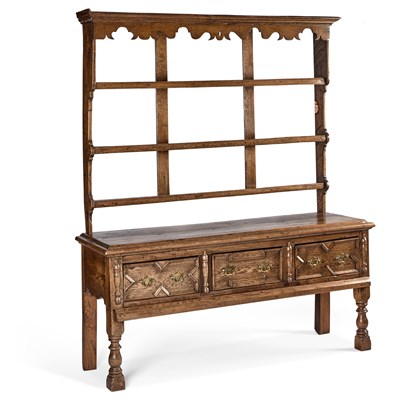 Lot 886 - AN OAK DRESSER AND RACK