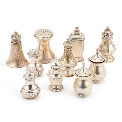 Lot 422 - A GROUP OF SILVER PEPPERETTES