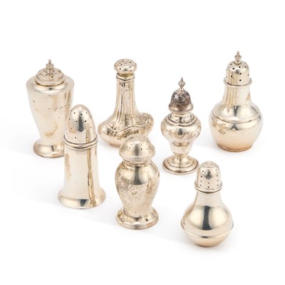 Lot 364 - A GROUP OF SILVER PEPPERETTES