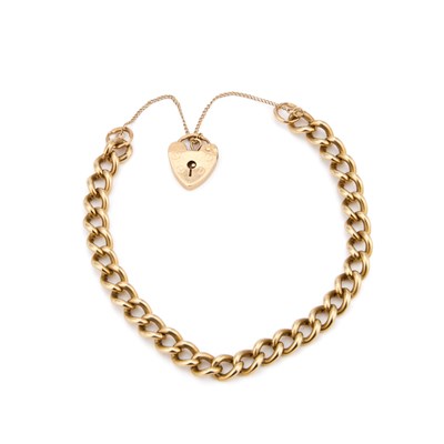 Lot 852 - A 9 CARAT GOLD CURB LINK BRACELET