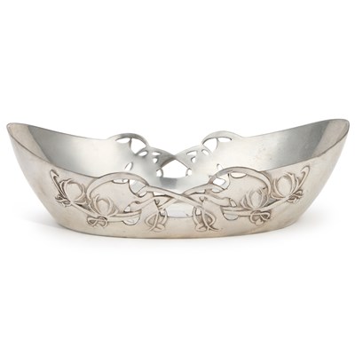 Lot 123 - ARCHIBALD KNOX (1864-1933) FOR LIBERTY & CO, A TUDRIC PEWTER BOWL