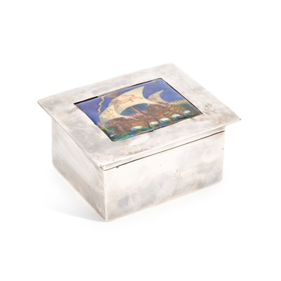 Lot 138 - LIBERTY & CO, A TUDRIC PEWTER AND ENAMEL BOX