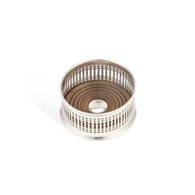 Lot 360 - AN EDWARDIAN SILVER COASTER