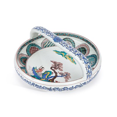 Lot 647 - A JAPANESE KUTANI BASKET