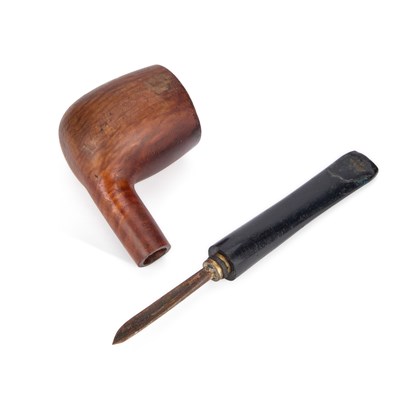 Lot 14 - A SPECIAL OPERATIONS EXECUTIVE (S.O.E) SMOKING PIPE DAGGER