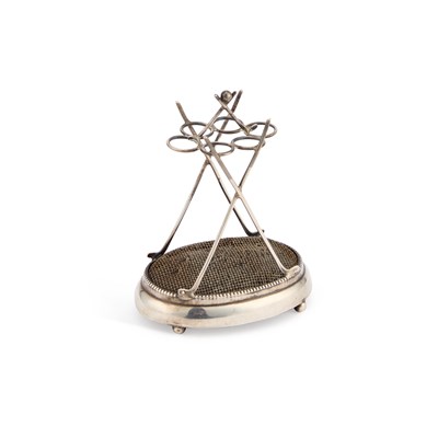 Lot 287 - AN EDWARDIAN SILVER PEN HOLDER