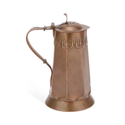 Lot 113 - AN ARTS AND CRAFTS COPPER JUG