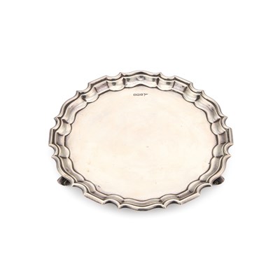 Lot 375 - A GEORGE V SILVER SALVER