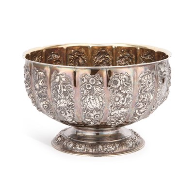 Lot 498 - A GEORGE III SILVER PUNCH BOWL