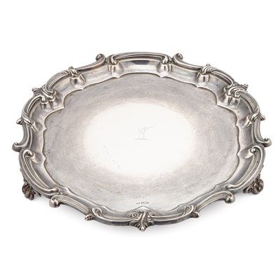 Lot 267 - A LARGE EDWARDIAN SILVER SALVER
