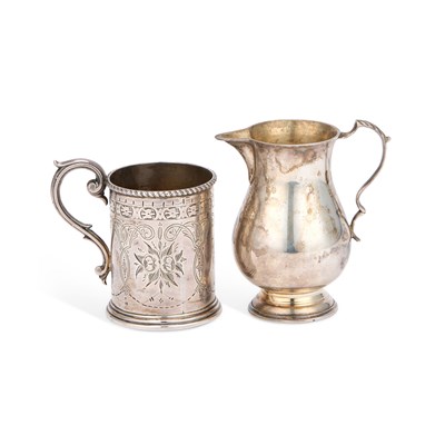 Lot 259 - AN ELIZABETH II SILVER CREAM JUG