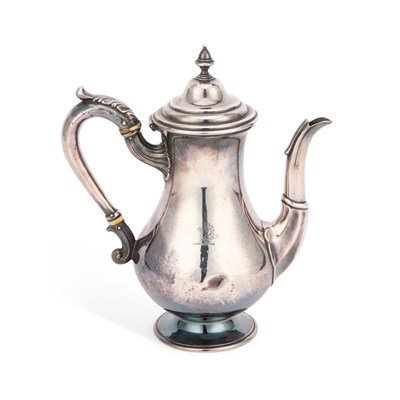 Lot 478 - A VICTORIAN SILVER COFFEE POT