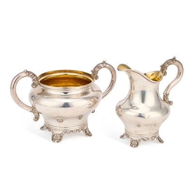 Lot 437 - A WILLIAM IV SILVER CREAM JUG AND SUGAR BOWL