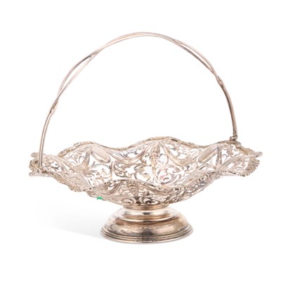 Lot 423 - A VICTORIAN SILVER CAKE BASKET