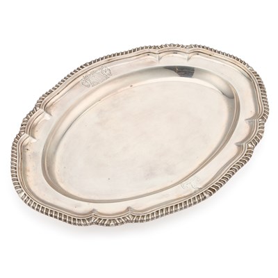 Lot 512 - A GEORGE III SILVER MEAT DISH