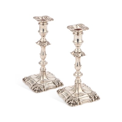 Lot 473 - A PAIR OF WILLIAM IV SILVER CANDLESTICKS