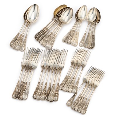 Lot 420 - AN IMPRESSIVE PART-CANTEEN OF VICTORIAN VENETIAN PATTERN SILVER FLATWARE
