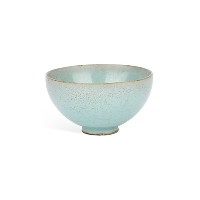 Lot 549 - A CHINESE PORCELAIN RU-TYPE BOWL