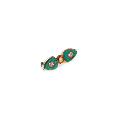Lot 799 - A MALACHITE AND MICROMOSAIC BROOCH
