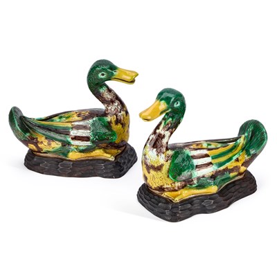 Lot 583 - A PAIR OF CHINESE SANCAI-GLAZED PORCELAIN MODELS OF MANDARIN DUCKS