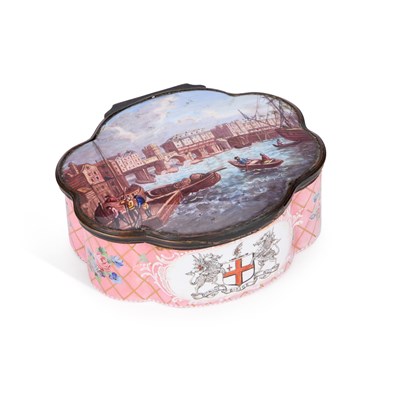 Lot 934 - A LATE 18TH CENTURY ENAMEL TABLE SNUFF BOX