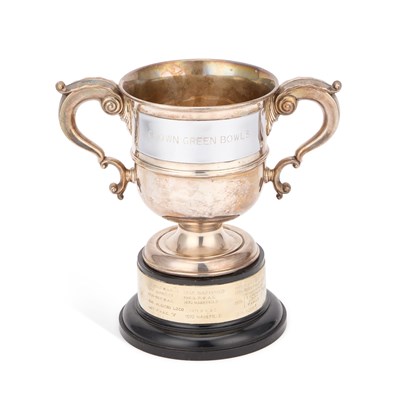 Lot 299 - A GEORGE V SILVER TWO-HANDLED TROPHY CUP