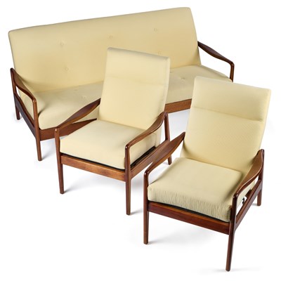 Lot 1243 - A 20TH CENTURY TEAK THREE-PIECE SUITE LOUNGE SUITE