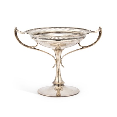 Lot 290 - A GEORGE V SILVER TWO-HANDLED TAZZA