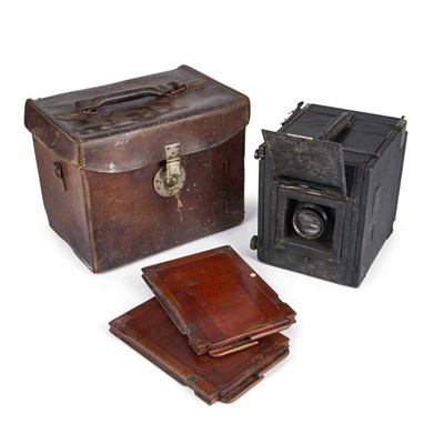 Lot 985 - AN ADAMS & CO RADEX SLR PLATE CAMERA