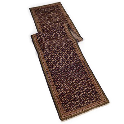 Lot 1101 - A PERSIAN MAHAL RUNNER