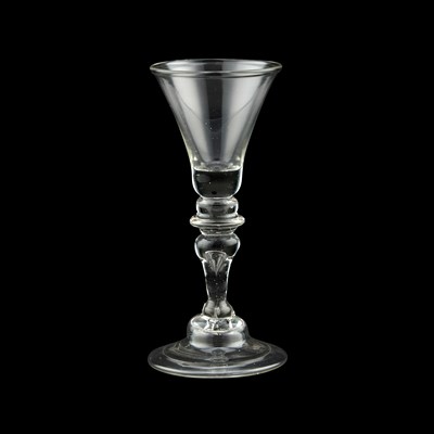 Lot 209 - AN 18TH CENTURY LIGHT BALUSTER WINE GLASS