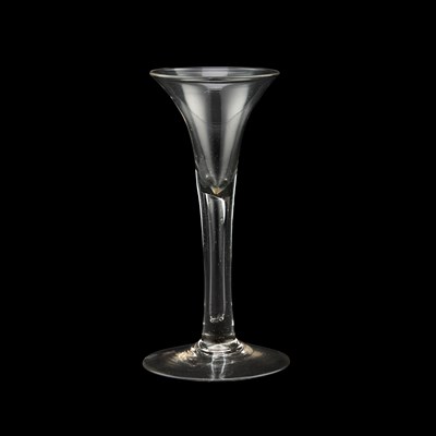 Lot 213 - AN 18TH CENTURY WINE GLASS