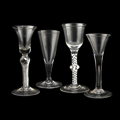 Lot 219 - AN 18TH CENTURY OPAQUE TWIST WINE GLASS