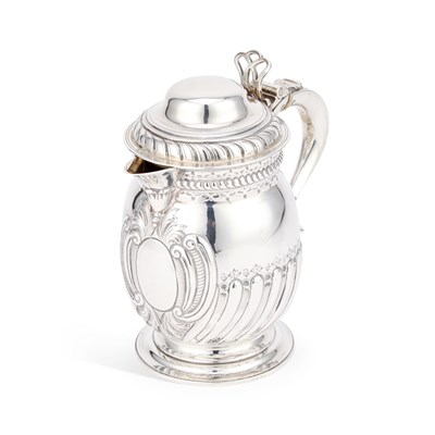 Lot 548 - A VICTORIAN SILVER LIDDED JUG