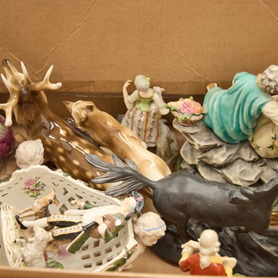 Lot 29 - A BOX OF CERAMICS