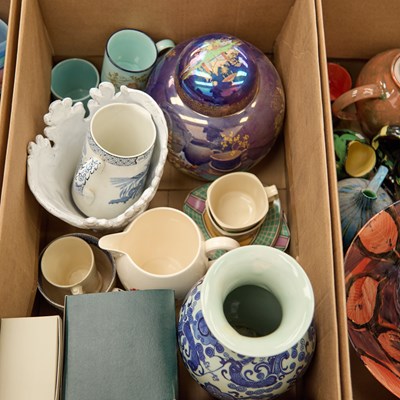 Lot 38 - A BOX OF CERAMICS