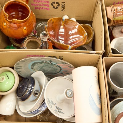 Lot 42 - TWO BOXES OF CERAMICS