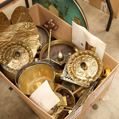 Lot 58 - A BOX OF METALWORK